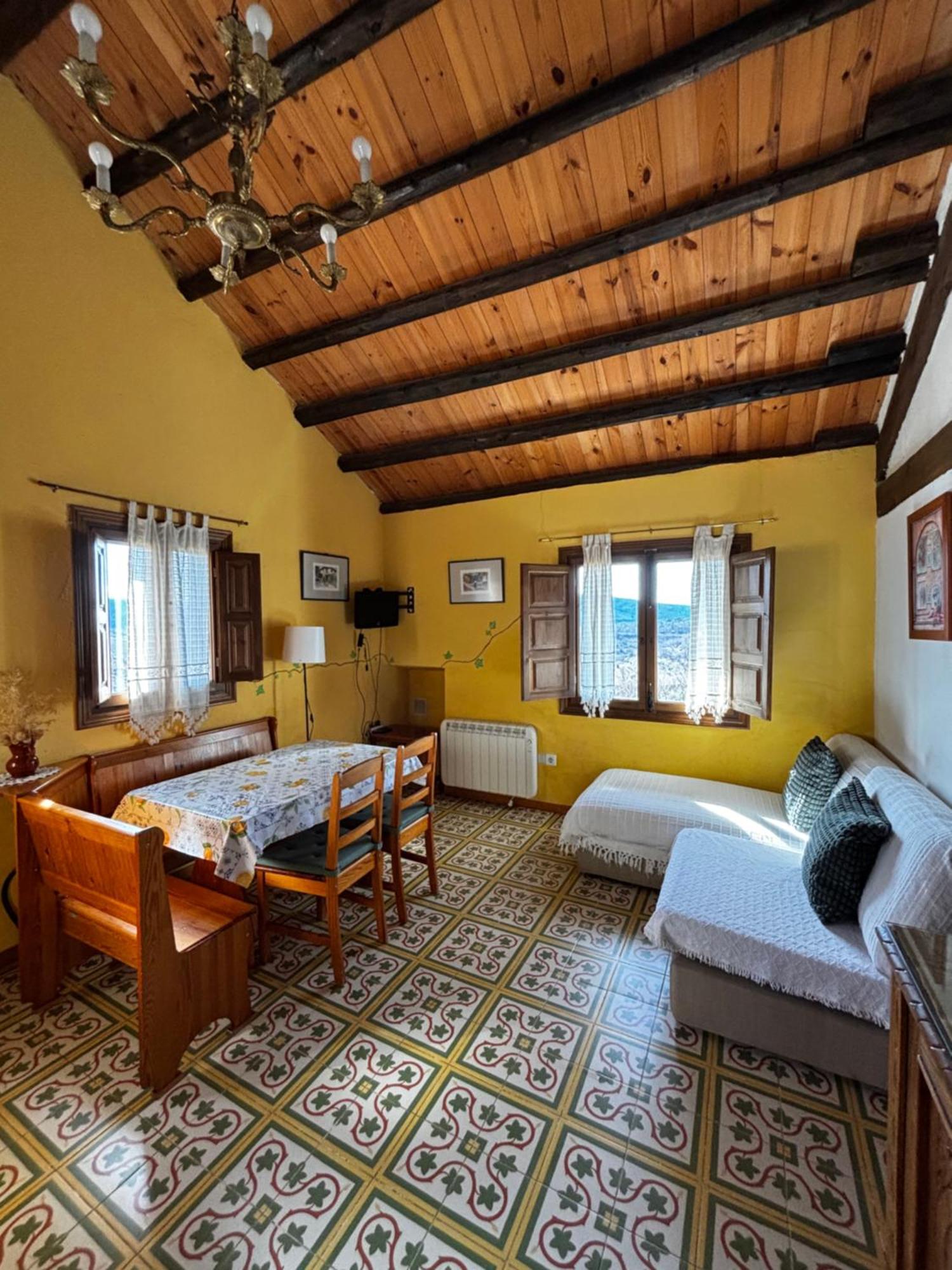 Chalet Peonias *
